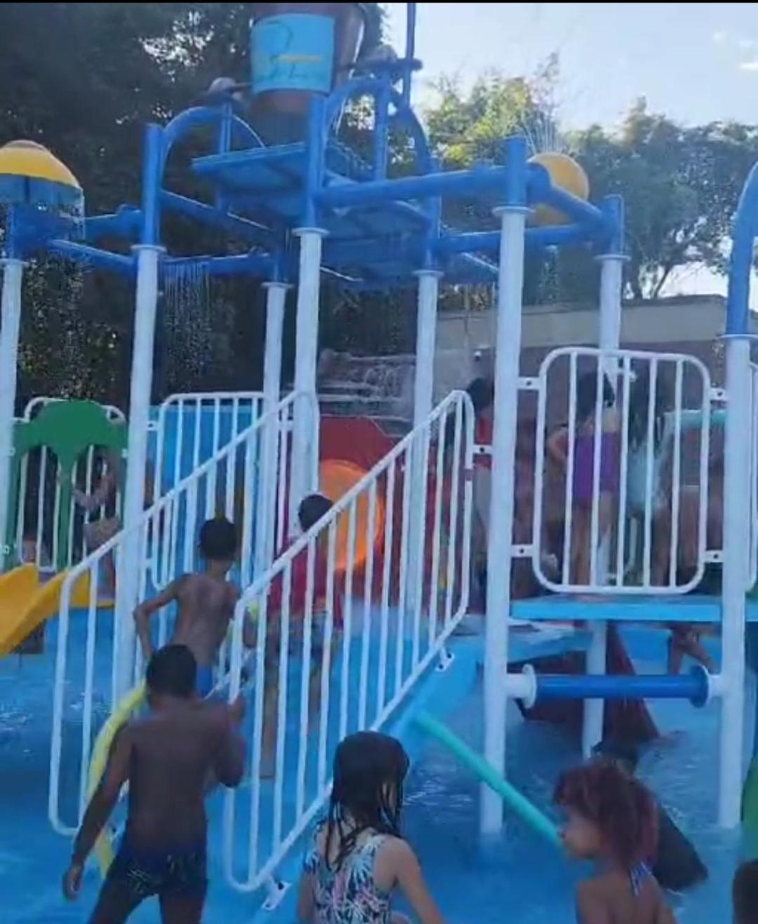 Aldeia Do Lago Caldas Novas Lindo Apt Com Cozinha Mobilia Nova Pode Levar Bebidas Na Area Das Piscinas المظهر الخارجي الصورة